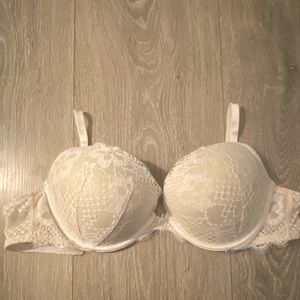 NWT - Victoria’s Secret Push Up Bra - 36D